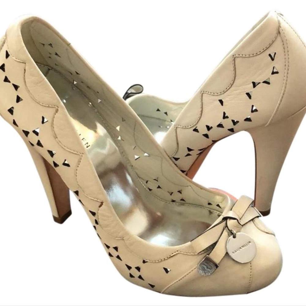 Karen Millen Off White Pumps